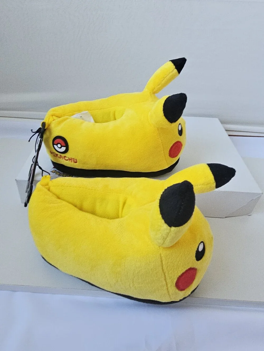 Pokémon Ground Up Pikachu 3D Plush Slippers Size 11-12 NWT